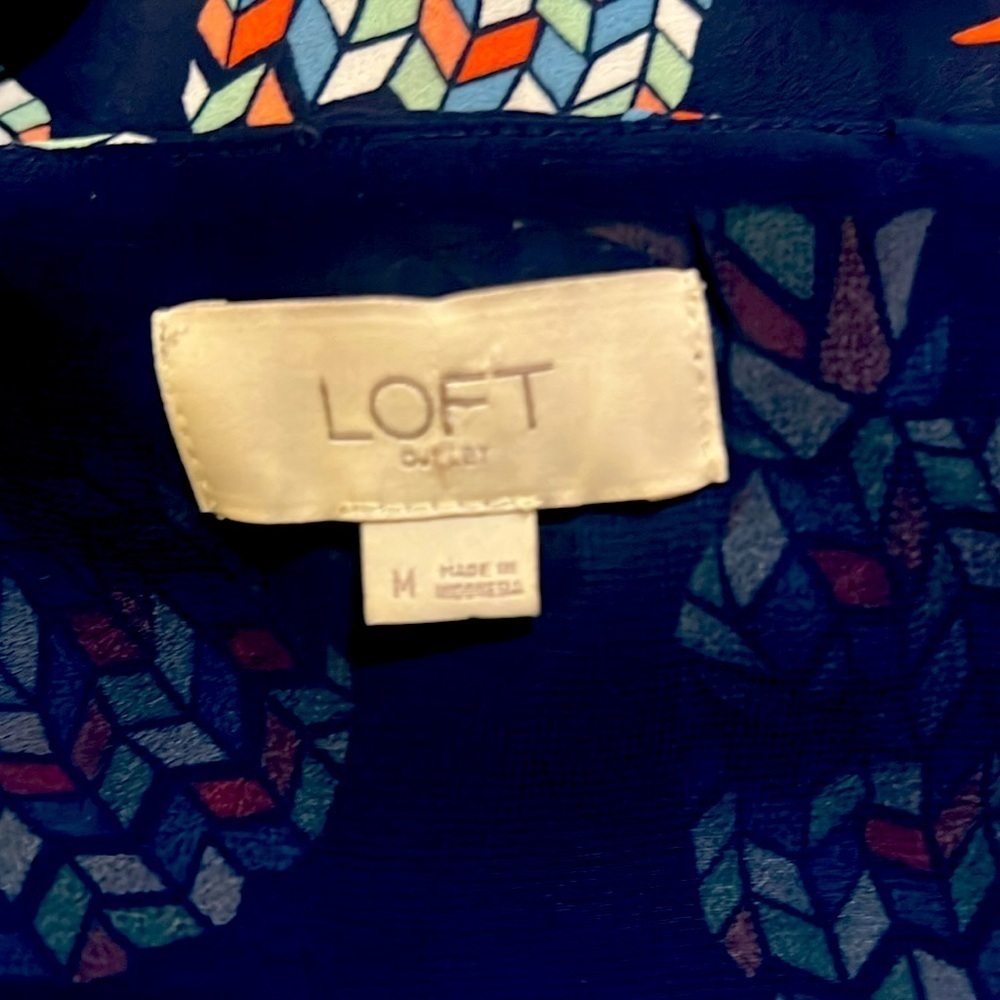 LOFT Navy Pineapple 🍍 Print Sleeveless Top - Picture 3 of 7